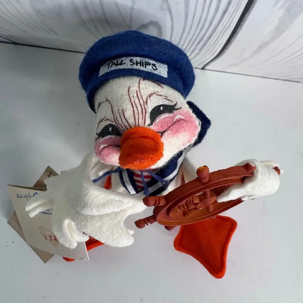 1996 Annalee Nautical Mobilitee Duck w/ Ships Wheel Made in USA 6in